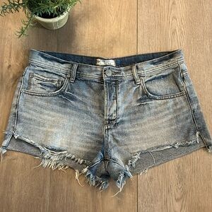 FREE PEOPLE SUPER SOFT DENIM CUTOFF SHORTS RELAXED FIT SIZE 29